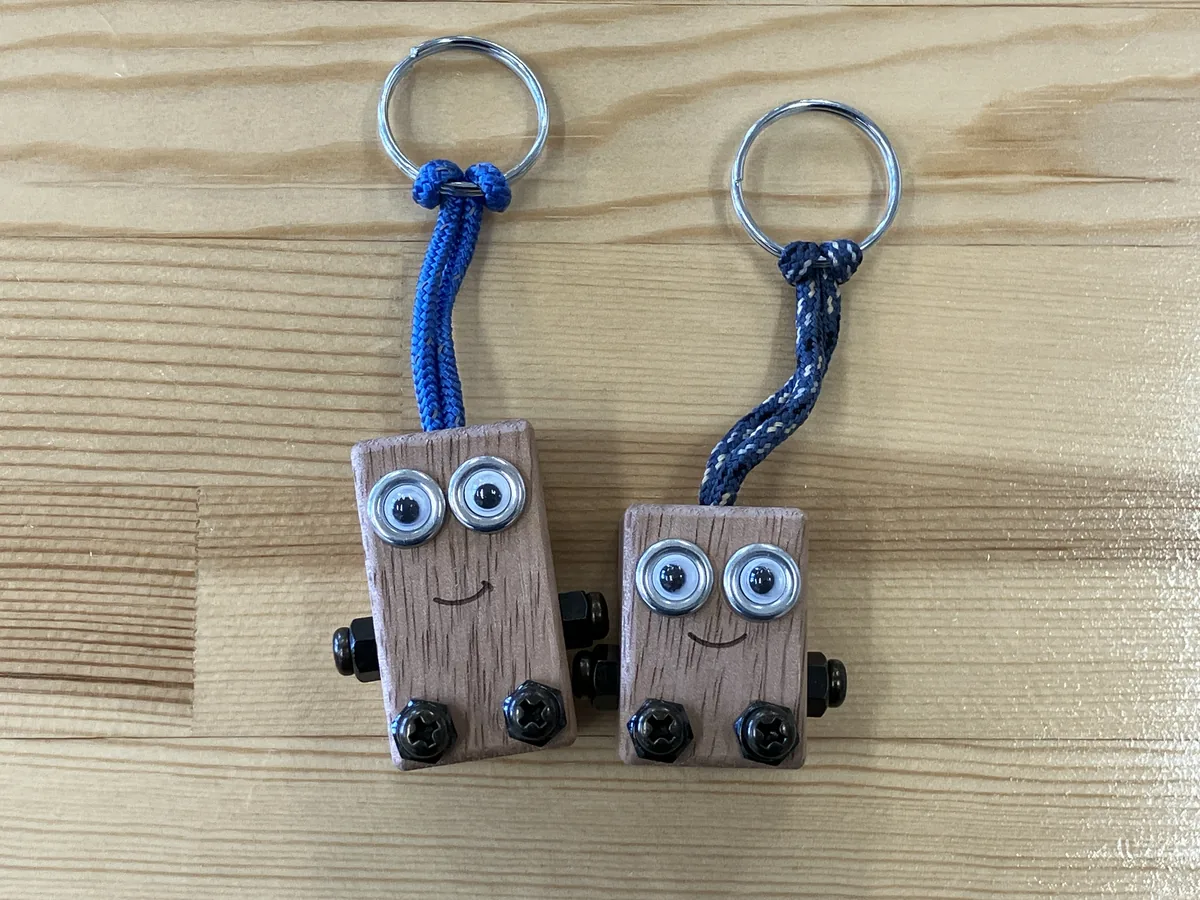 組み立ててつくる木製キーホルダー